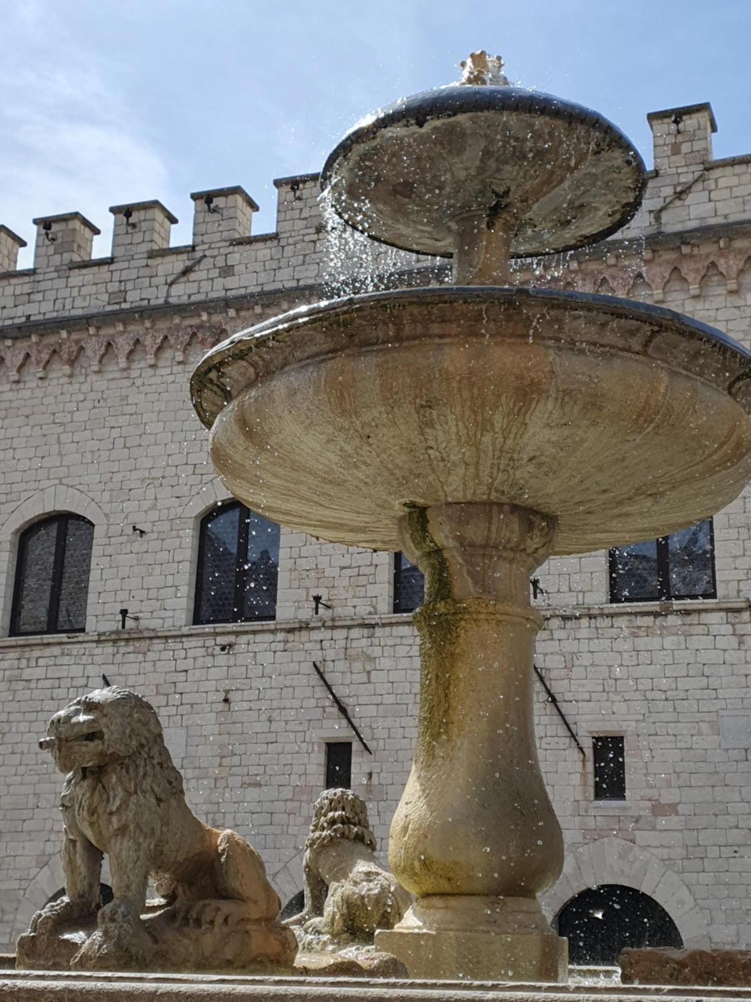 Ferienwohnung La Perla Di Tamara-Assisi Blu Exterior foto