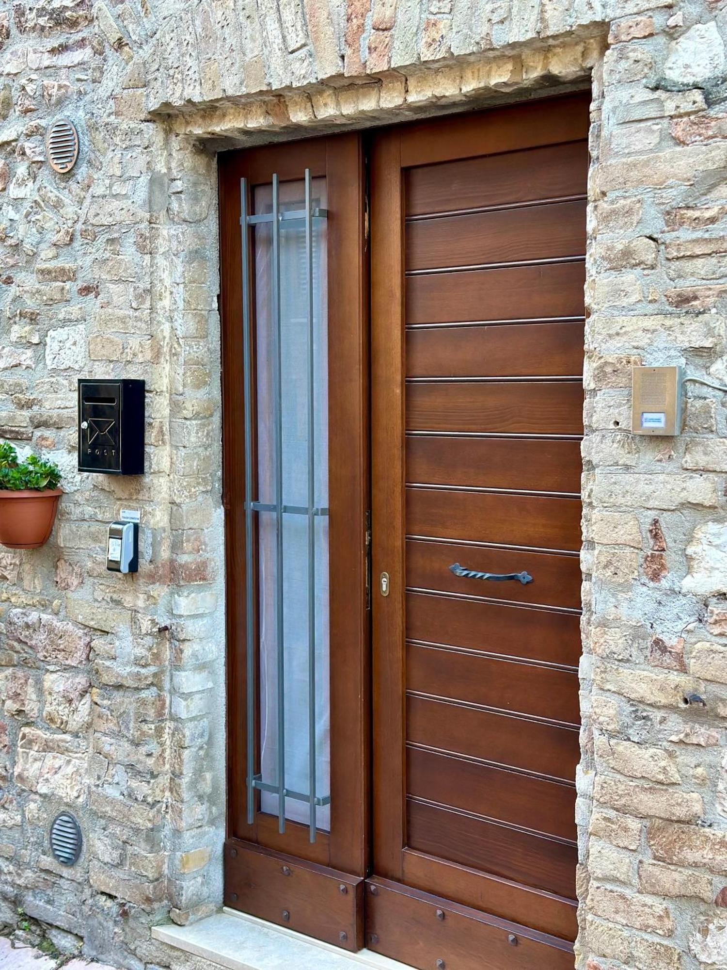 Ferienwohnung La Perla Di Tamara-Assisi Blu Exterior foto